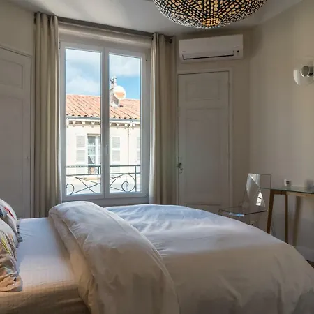 Spacious One Bedroom - Great Location! Appartement
