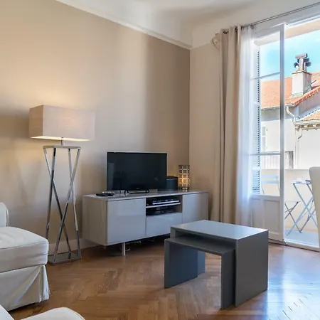 Appartement Spacious One Bedroom - Great Location! Cannes