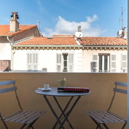 Spacious One Bedroom - Great Location! Apartment Cannes